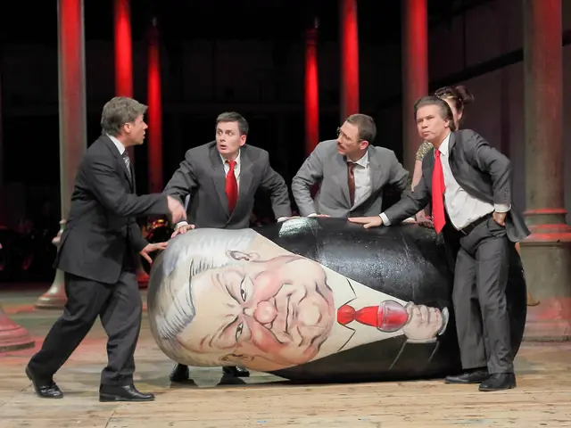 Uraufführung der Kammeroper CHODORKOWSKI von Kristine Tornquist und Periklis Liakakis im Atelierhaus der Akademie der Bildenden Künste Wien. Österreichischer Musiktheaterpreis. Einladung der Griechischen Staatsoper Athen 2020. Im Bild Gernot Heinrich, Alexander Mayr, Clemens Kölbl und Steven Scheschareg bei Boris Jelzin. | Foto: Ivan Krencey