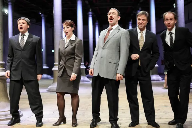 Uraufführung der Kammeroper CHODORKOWSKI von Kristine Tornquist und Periklis Liakakis im Atelierhaus der Akademie der Bildenden Künste Wien. Österreichischer Musiktheaterpreis. Einladung der Griechischen Staatsoper Athen 2020. Im Bild Gernot Heinrich, Elsa Janulidu, Clemens Kölbl, Willi Spuller und Matthias Haid. | Foto: Ivan Krencey