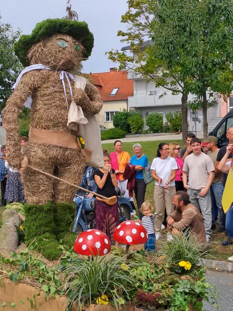 Heu-Rad-Fest 2025 in Deutsch Tschantschendorf. 