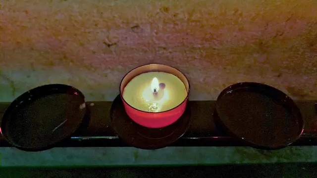 Allerheiligen/Allerseelen - 01./02. November
Die Flamme einer Kerze in Gedenken an unsere Lieben! | Foto: © Silvia Plischek