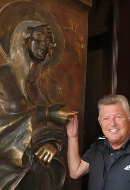 Ein besonderes Erlebnis, das Durchscheiten der Hl. Pforte in der Basilika St. Maria Maggione in Rom im Hl. Jahr. 