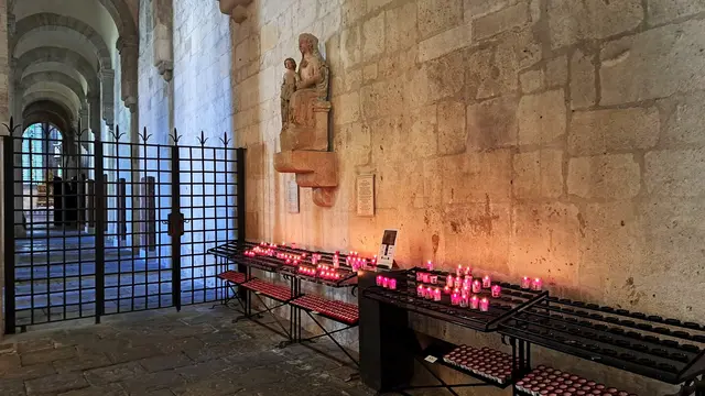 Allerheiligen/Allerseelen - 01./02. November
In Gedenken an unsere Lieben eine Kerze entzünden! | Foto: © Silvia Plischek