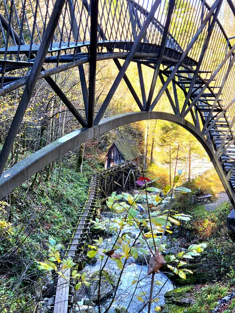 Das Foto zeigt die Erlebnisbrücke an der Schmiedemeile in Ybbsitz  | Foto: Martina Fölser 