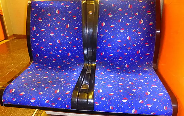 Ich nehme gerne symbolisch Platz und "fahre" mit positiver Energie in die neue Woche. Ich hoffe, Eure Woche wird ebenfalls großartig, voller schöner Momente und neuer Möglichkeiten 📸