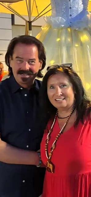 Der langjährige Geschäftsstellenleiter der Bezirksblätter (jetzt MeinBezirk) Zwettl, Johann Fraberger, feierte mit seiner Familie, Freunden und Verwandten seinen 70. Geburtstag. Erste Gratulantin war natürlich Gattin Sabine. | Foto: privat