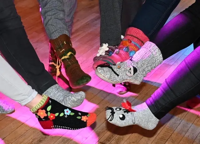 Die katholische Frauenbewegung Großglobnitz lädt am Samstag, 17. Jänner 2026, ab 20 Uhr bei freiem Eintritt alle Frauen zum Sockenball ins Gasthaus Widhalm nach Großglobnitz ein. Für Unterhaltung sorgt "Fine Time", bei der Mitternachtsverlosung werden Jubiläumspreise vergeben. | Foto: privat