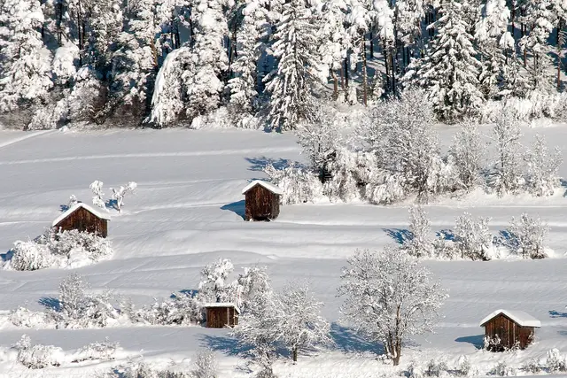 Gestern machte der Winter nun endlich auch bei uns einen Einkehrschwung. Im Bild ein Ausschnitt der sogenannten Rennfelder zwischen Grins und Stanz. | Foto: © by Ing. Günter Kramarcsik