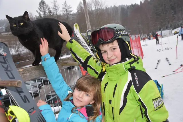 Der neue Rennleiter - oder Rennleiterin - am Schorschi-Hang in St. Georgen am Walde.  | Foto: Zinterhof