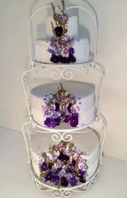 Biorohstoffe für die Hochzeitstorten an Ihrem Festtag. Brigitta Schickmaier, Pettenbach, findet einzigartige Lösungen. "Konditorei der anderen Art".