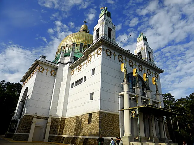 Die Otto Wagner Kirche am Steinhof: Ein Jugendstiljuwel am Rande Wiens📸
Die Kirche zum Hl. Leopold am Steinhof ist ein architektonisches Meisterwerk des Jugendstil von Otto Wagner. Außerdem ist sie der erste Kirchenbau der Moderne in Europa📸