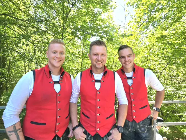 Das traditionelle FLORIANIBERGFEST der FF Seiersberg mit ,,LIGIST 3" am 3. Mai 2026 in Graz-Straßgang war ein grandioser Besuchermagnet. Die neue CD der drei Vollblutmusiker ,,,,STEIRER EHRENWORT" ist ab sofort erhältlich! www.ligist3.at
