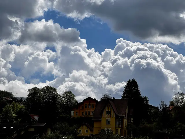 DA BRAUT SICH WAS ZUSAMMEN! ⛈️
