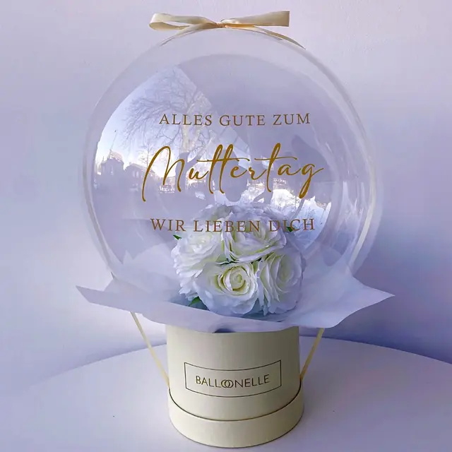 Weiße Rosen sind zum Muttertag  
ein wunderbares Geschenk,  
da sie für Reinheit, Respekt,  
echte Zuneigung und Neubeginn stehen.  
Sie eignen sich ideal,  
um Wertschätzung auszudrücken 
und wirken besonders  
in Kombination mit anderen Farben 
 (wie Rosa oder Creme)  
festlich &amp; elegant.  
Weiße Rosen symbolisieren auch  
die unendliche Liebe und Hingabe  
einer Mutter 🤍