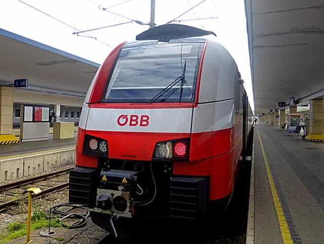  ICH WAR BEI DER ÖBB BESCHÄFTIGT📸
 Die ÖBB ist einer der größten Arbeitgeber des Landes und prägt die Mobilität in Österreich enorm📸