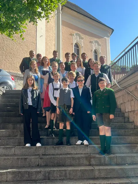 Am Pfingstmontag umrahmte unsere Jugendkapelle die Firmung in der kath. Stadtpfarrkirche Bad Ischl.