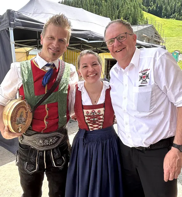 "Schützen-Marketender" im weltoffenen, toleranten Waidring :) | Foto: Klaus Kogler