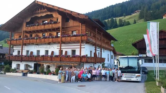40 Mitglieder des Seniorenbunds Taufkirchen an der Pram erkundeten bei einem dreitägigen Ausflug Osttirol. Höhepunkte gab es viele – unter anderem den Großglockner, die Stadt Lienz und das Dorf Heiligenblut, das Lesachtal, die Wallfahrtskirche Maria Luggau oder das Klaubaufmuseum Matrei. | Foto: SB Taufkirchen an der Pram