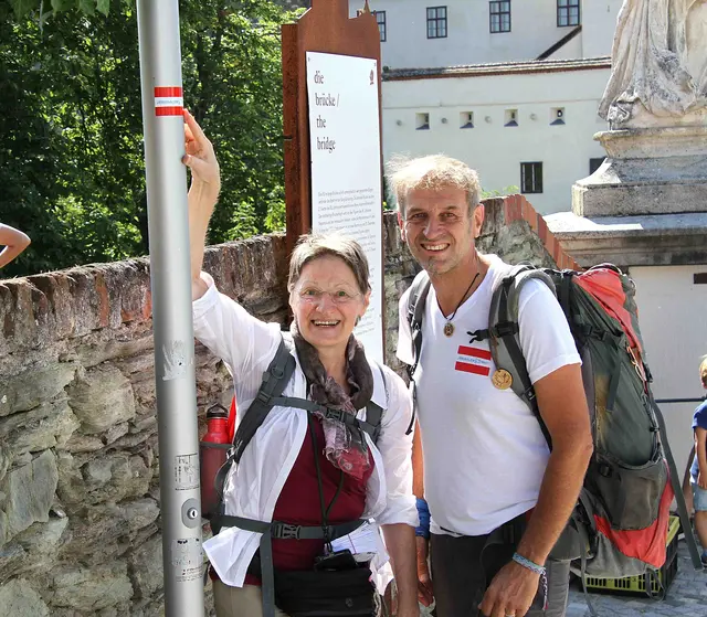 Johannes Aschauer, der Gründer des Jerusalemweges, begleitete den Start der dritten Etappe "Peacewalk Burgenland" auf der Friedensburg Schlaining. Mehr dazu in meinem Bericht: https://www.meinbezirk.at/jennersdorf/c-regionauten-community/peacewalk-start-auf-der-friedensburg-schlaining_a8798667