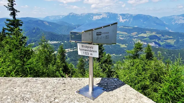 Auf dem Gipfel des Sonnwendsteins die weitreichende Panoramaaussicht genießen! ... Im Wandel der Jahreszeiten / Teil 2
&gt;&gt;&gt; Foto aus meiner gleichnamigen  Bilddoku (Bericht + 31 Bilder)  | Foto: © Silvia Plischek