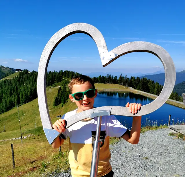 In Bad Kleinkirchheim genießt Paul einen herzigen Durchblick! 