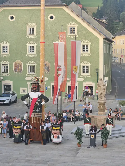 Beim Festakt zum 100- jährigen Bestehen des Kriegerdenkmals in Tamsweg  am  25. Juli 2026 rückte auch äer Samson mit den Zwergen  aus. | Foto: Juliane Lankmayer