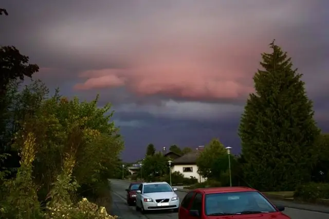 Ist aus Wind erst Sturm geworden,  
bläst er meist sehr wild von Norden, 
übern Westen, dann nach Süden, 
wo die Winde meist ermüden; 
sind nach kurzer Zeit bereit  
~ für steirische Gemütlichkeit …
Geschieht dies nicht, 
dann sind sie böse, 
gewalttätig &amp; mit viel Getöse  
reißen Dächer ab auch Wände, 
zerstören Bäume &amp; Gelände. 
Wenn alle ihre Macht gefühlt,  
ist ihre Wut erst abgekühlt …  
Da hilft kein Planen &amp; Gestalten, 
nichts schützt vor den Naturgewalten … 
************ 
Euch Allen 
noch einen gemütlichen Abend 🫶 | Foto:  Bild: privat 