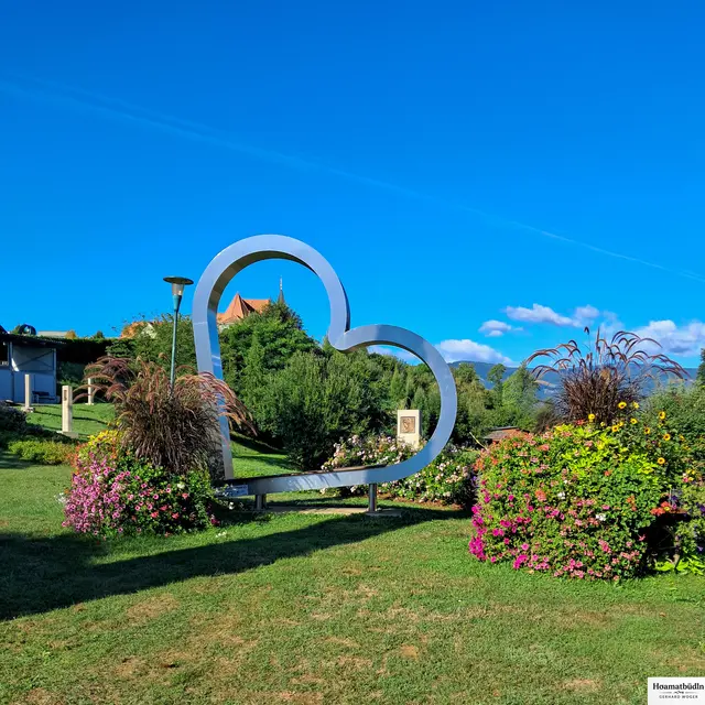 Beim Landesblumenschmuckbewerb Flora|26 räumte St. Peter im Sulmtal wieder groß ab! Neben der höchsten Auszeichnung mit 5 Floras für das schönste Dorf gab es auch PLATIN für 10 mal 5 Floras!