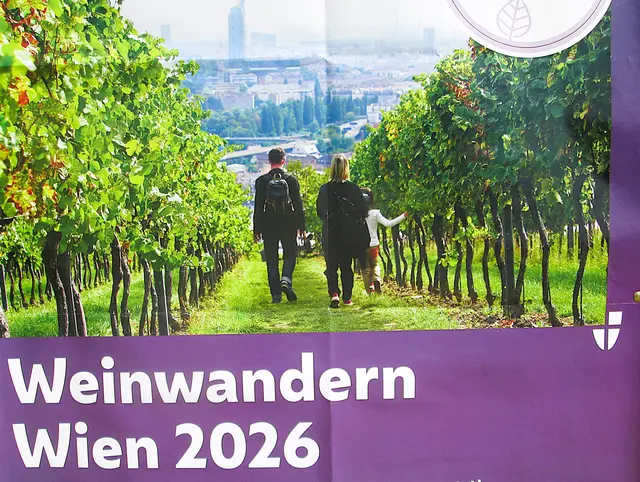Vormerken!! Vormerken! Vormerken! ALLES GRATIS! Einmal im Jahr lädt die Stadt Wien zum Wiener Weinwandertag ein, beim Bisamberg da gibt es Aussichtspunkte mit dem Blick auf Wien.
Anlässlich zum Wiener Weinwandertag am Fuße des Bisamberg hat sich Robin der Künstler etwas besonderes einfallen lassen und ladet zur volksnahen Frischluft - Vernissage ein!!
Gehe die Wanderroute Bisamberg-Strebersdorf, die zum Heurigen Schilling führt, 50 Meter weiter geht es in die Kleinhausgasse (Fußgängerzone) zum 21-Kunsthaus-23, da gibt es eine Kunst-Vernissage für JUNG UND ALT, mit Happy Hour, Getränke und Snacks, sowie Weinverkostung , alles GRATIS solange der Vorrat reicht!!
Etwas ganz besonderes am
Sonntag 27. September 2026 , 17:00 - 19:00 Uhr,
21-Kunsthaus-23, Kleinhausgasse 21, 1210 Wien
Der Kunstschaffende präsentiert zeitgenössische Kunst in der Fußgängerzone!
Es gibt die Rätselbilder, prickelnde Bilder die mit Sekt gefertigt wurden,
sowie auch Gemälde die in "Neofließ-Realismus" entstanden sind und vieles mehr. Der Erfinder des "Neofließ-Realismus" ist vor Ort. Komm vorbei und sie dabei bei EINTRITT FREI!
Alles nur bei Schönwetter!!