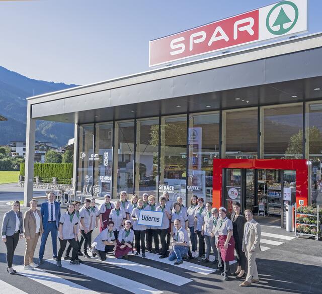 Der neue Spar-Markt in Uderns ist eröffnet. Ein Einkaufserlebnis auf 600 qm.  | Foto: Spar