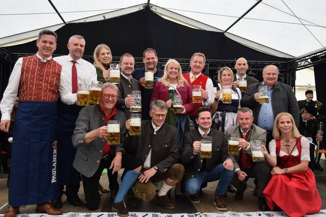Bieranstich beim Kolomonimarkt 2022 | Foto: MeinBezirk.at