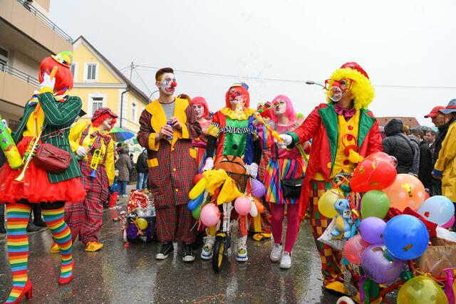 In Wartberg werden über 30 Gruppen mit bis zu 20 Meter langen Wägen erwartet. | Foto: E. Paller