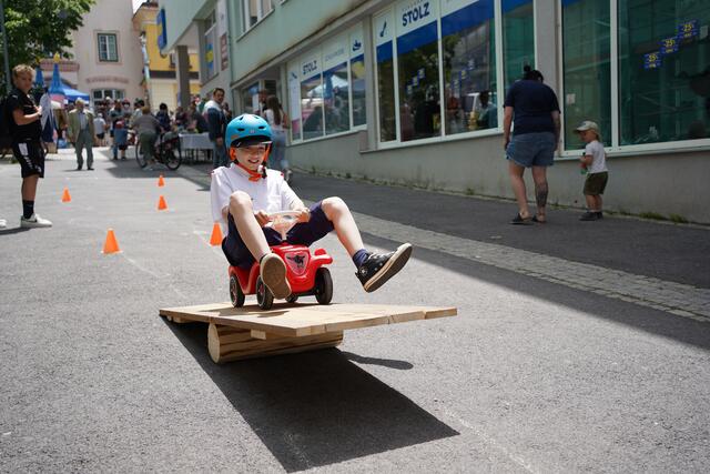 Mit vollem Tempo rein ins MeinBezirk.at-Familienfest.