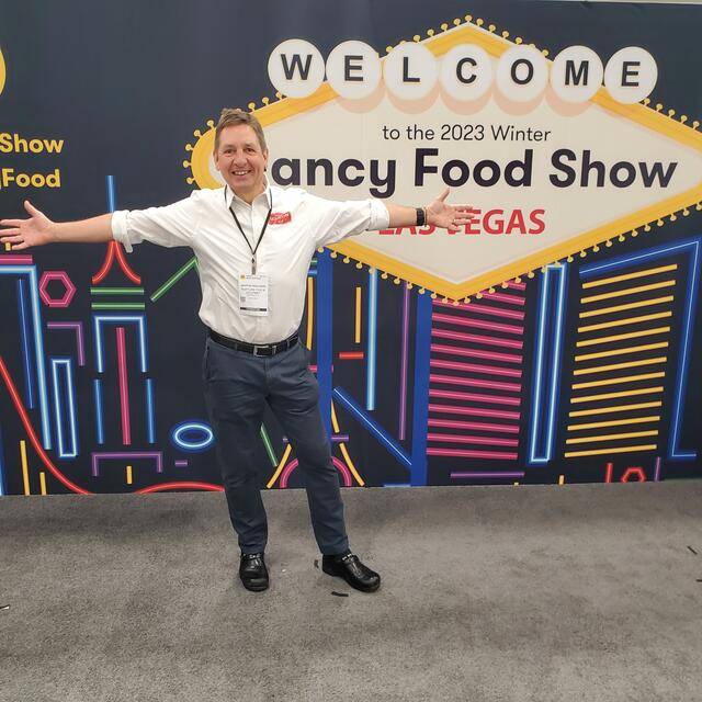 Der gebürtige Grazer Martin Wallner begeistert die Amerikanerinnen und Amerikaner mit seinen Wurstprodukten.  | Foto: Martin Wallner 