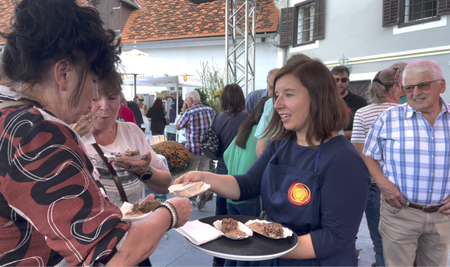 Sterz in vielen Variationen konnten Besucher beim Sterzfest auf Schloss Tabor in Neuhaus am Klausenbach genießen.  | Foto: Elisabeth Kloiber