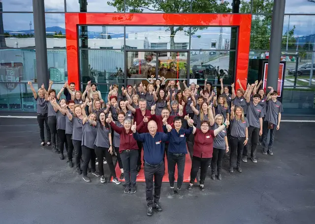 Das Team von Eurospar Fohnsdorf mit 54 Mitarbeiterinnen und Mitarbeitern. | Foto: Spar/Krug