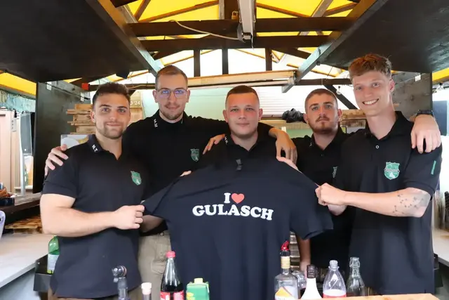 Das Dorffest in Neudörfl ist zurück – und wie! Zum 33. Mal strömten am vergangenen Wochenende Besucherinnen und Besucher aus dem ganzen Bezirk Mattersburg auf die Straßen und Plätze um zu feiern. | Foto: Alejandra Ortiz