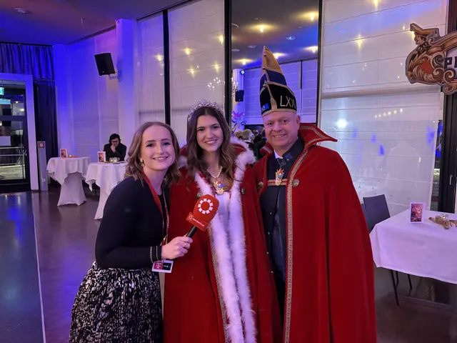 Michaela Erlacher mit dem regierenden Prinzenpaar Anna Sophie Petschar und Andreas Ferlan.  | Foto: Birgit Gehrke