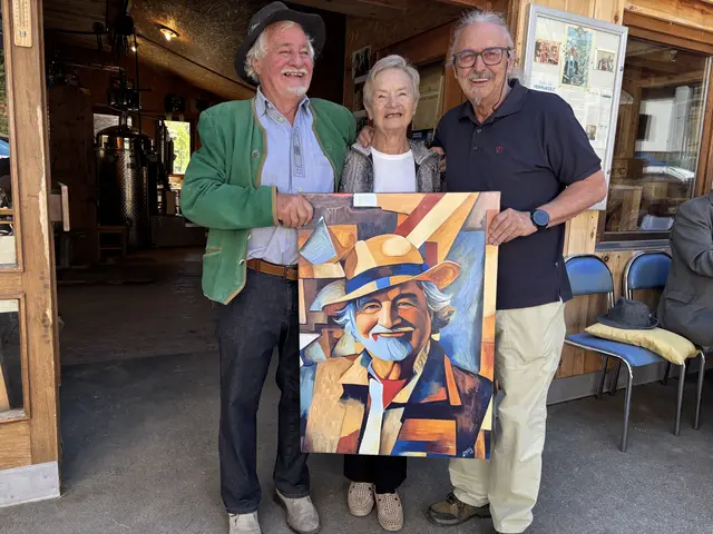 Jubilar Sepp Reinstadler wurde auch als Kunstwerk verewigt. | Foto: Perktold