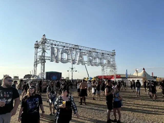 Sonniges Finale am Nova Rock: Der Sonntag wird warm.  | Foto: Bernhard Kerezsi