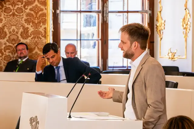 Das Thema Armut brachte die KPÖ auf die Tagesordnung. Im Bild: Landtagsabgeordneter Alexander Melinz.  | Foto: KPÖ