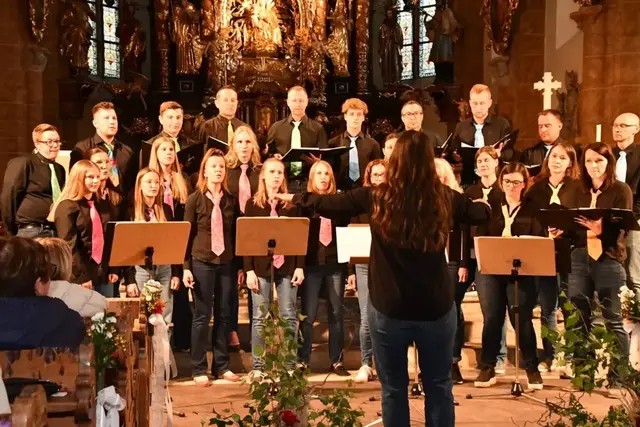 Die „Grazlupppas“ sorgten am Samstagabend für einen stimmungsvollen Chorkonzertabend in der Pfarrkirche Mariahof.  | Foto: Anita Galler
