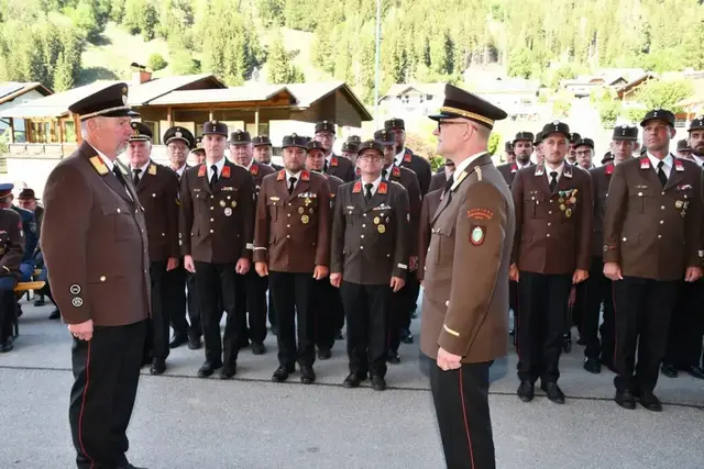 Festakt beim Rüsthaus zum 100 Jahrjubiläum der Feuerwehr Peterdorf mit Standort in Althofen.  | Foto: Anita Galler