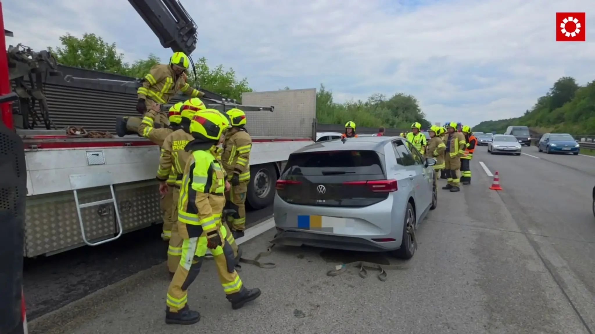 Accident on the A1: Vehicle crashed into guardrail near Pöchlarn - | ...